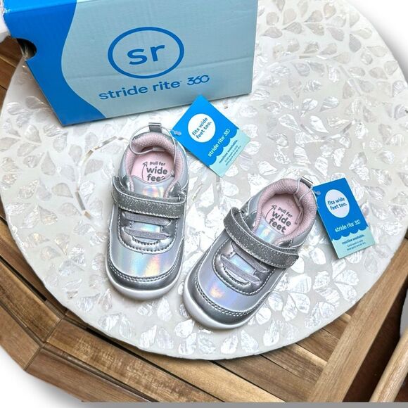 Stride Rite  Notchah Silver Sneakers Toddler Girls Size 5M Wide Fit NIB - Picture 4 of 12